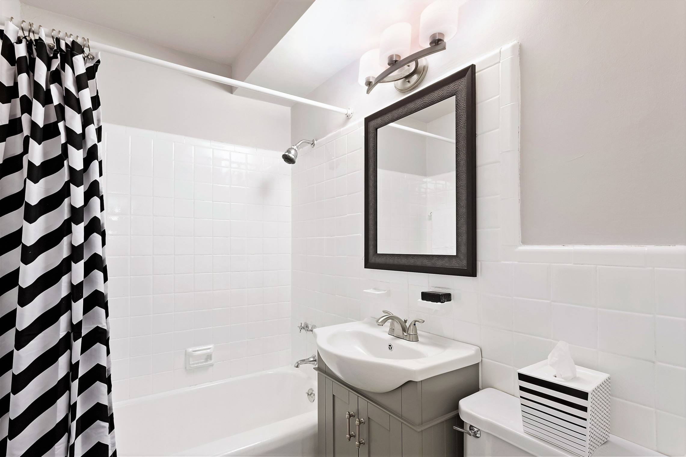233 East 69th Street, Unit 2O Manhattan, NY 10021 - Photo 4 of 5