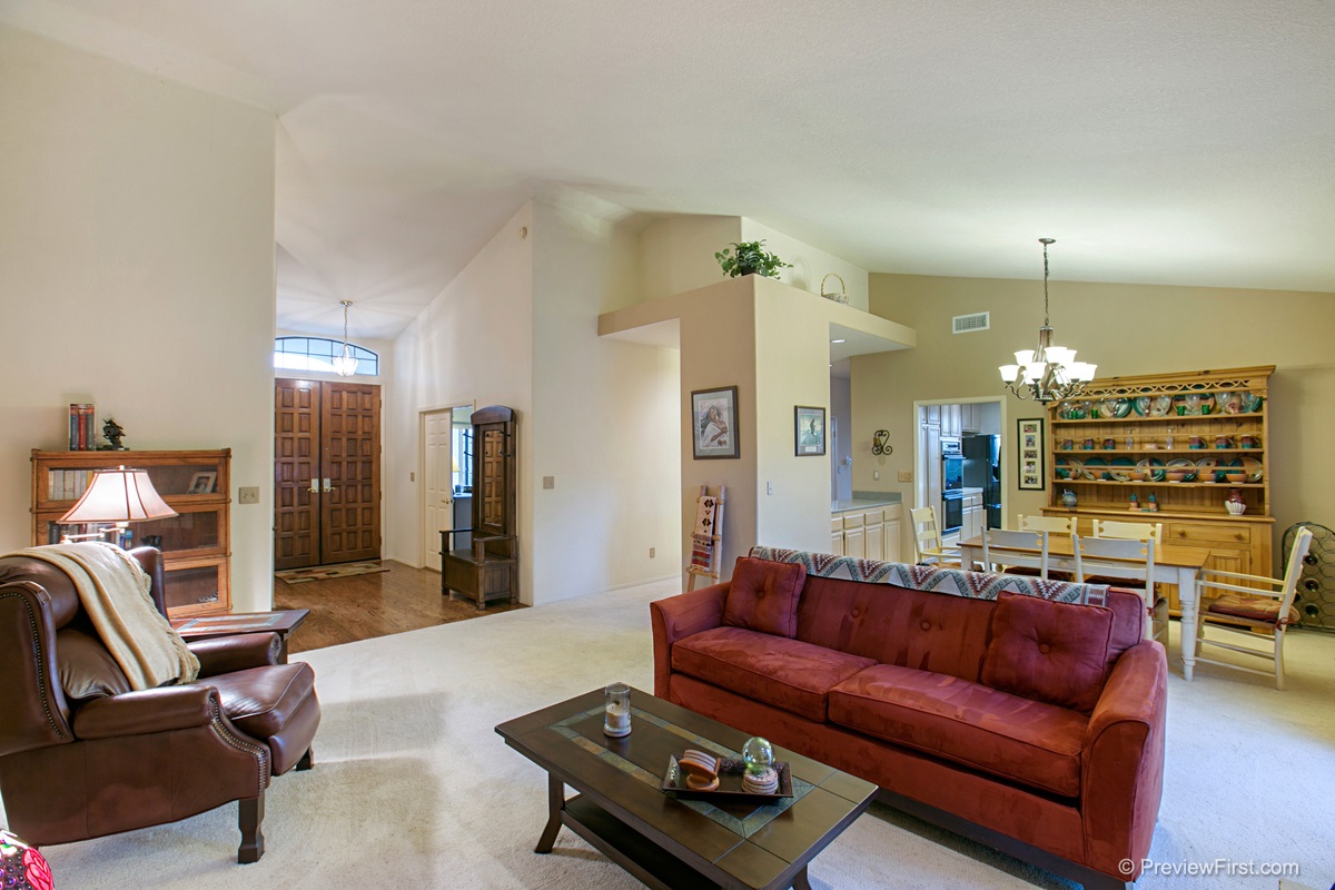 2282 Derrick Way Escondido, CA 92029 - Photo 8 of 25