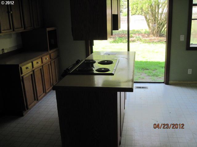 4009 3rd Street Hubbard, OR 97032 - Photo 10 of 16 Gallery Image 10