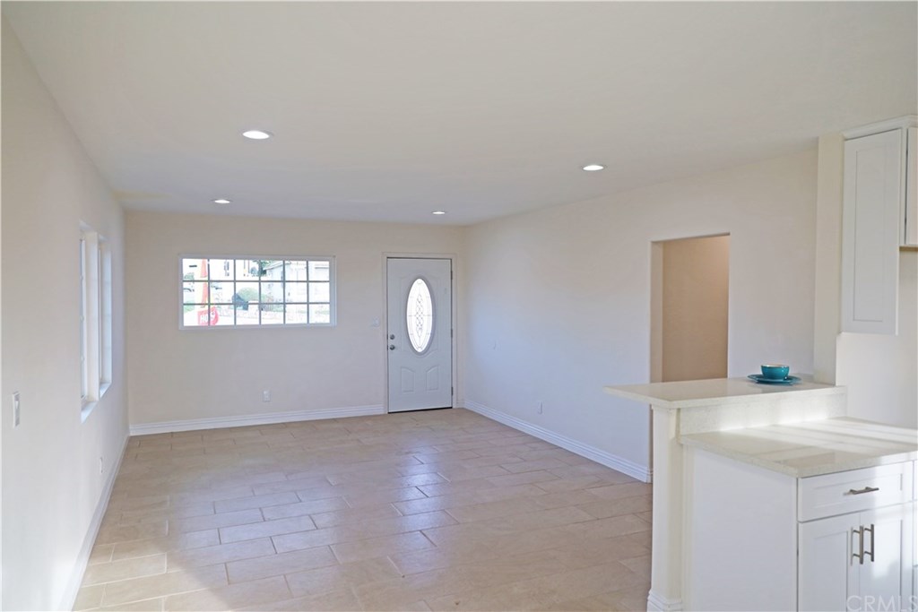 901 South Clymar Avenue Compton, CA 90220 - Photo 2 of 12