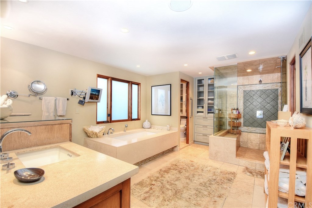 253 Emerald Bay Laguna Beach, CA 92651 - Photo 21 of 59