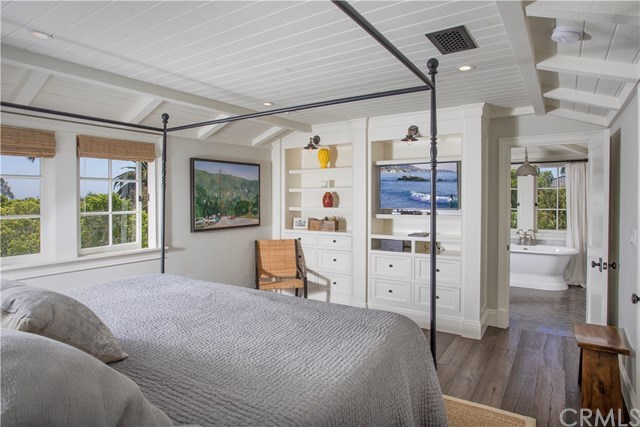 326 Ruby Street Laguna Beach, CA 92651 - Photo 12 of 20 Master Bedroom/Bathroom with Ocean View and Walk-in Closet.
