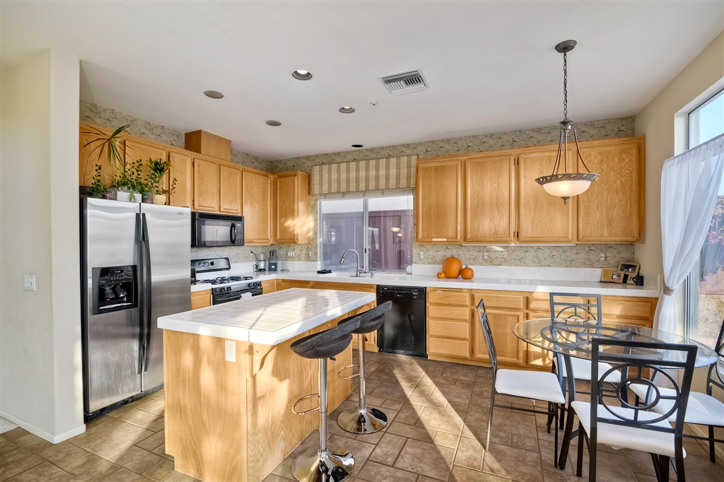 2515 Moonlight Glen Escondido, CA 92026 - Photo 8 of 23