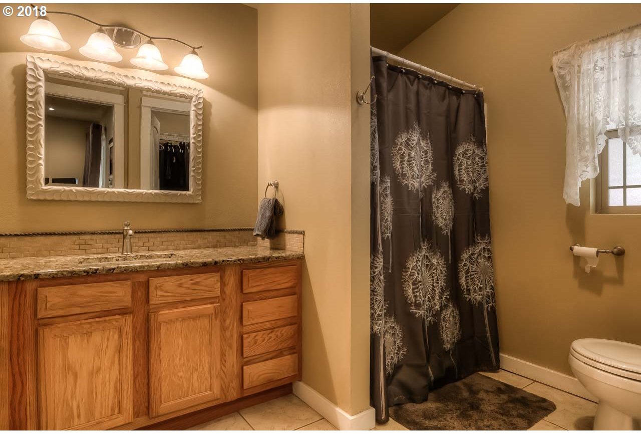 4645 Croisan Creek Road Salem, OR 97302 - Photo 14 of 32 Gallery Image 14