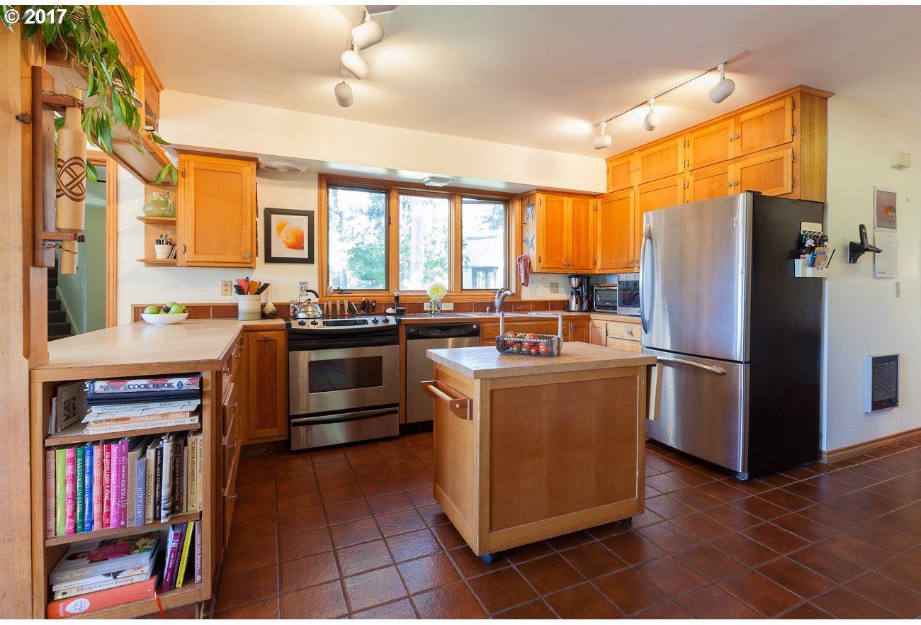 1840 Paradise Ridge Place Mosier, OR 97040 - Photo 12 of 32 Gallery Image 12