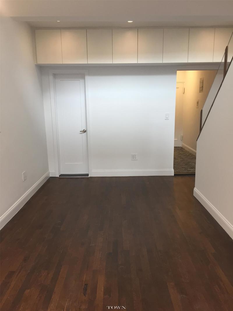 39 A Gramercy Park North, Unit 6D Manhattan, NY 10010 - Photo 3 of 8