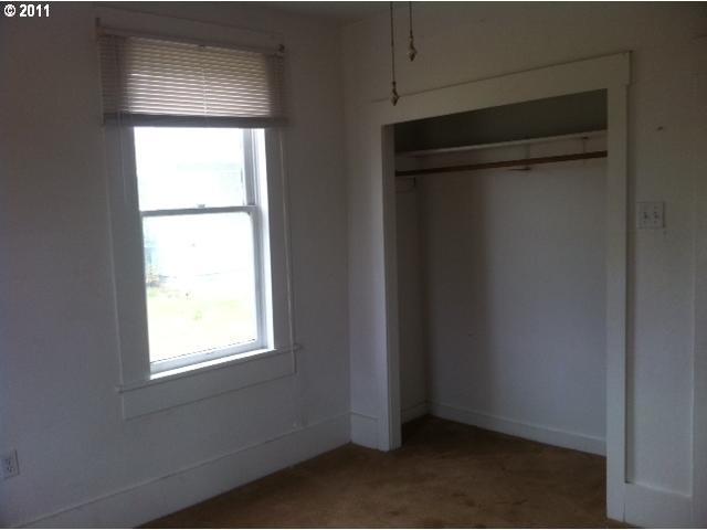 339 Maple Street Riddle, OR 97469 - Photo 10 of 14