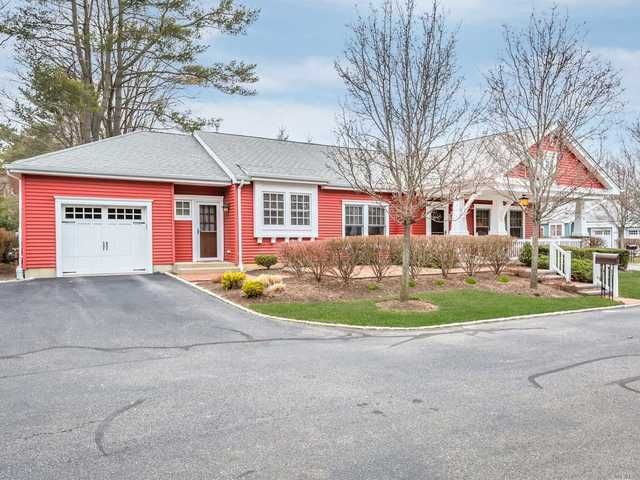 4 Cottage Drive, Bohemia, NY 11716 Compass