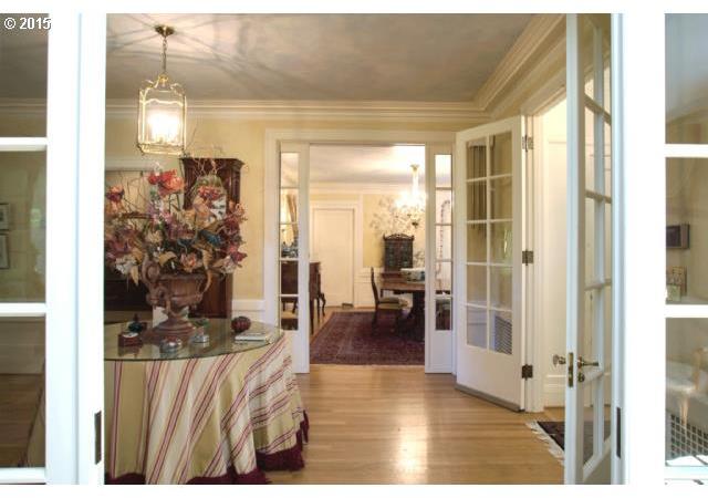 12657 Southwest Edgecliff Road Portland, OR 97219 - Photo 5 of 15 Gallery Image 5