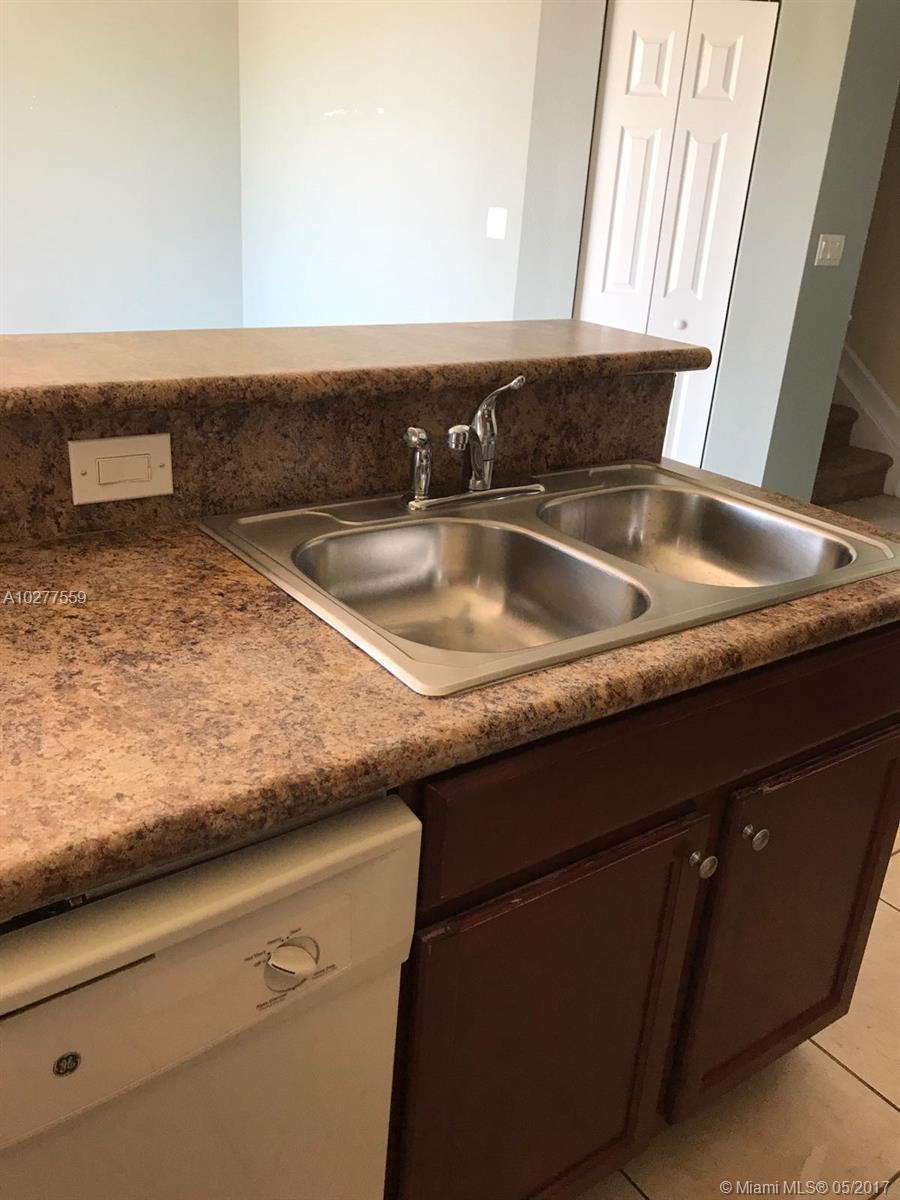 16454 Southwest 42nd Terrace Miami, FL 33185 - Photo 6 of 17