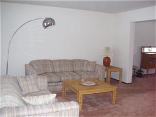 8 Old Farm Road Sicklerville, NJ 08081 - Photo 4 of 12
