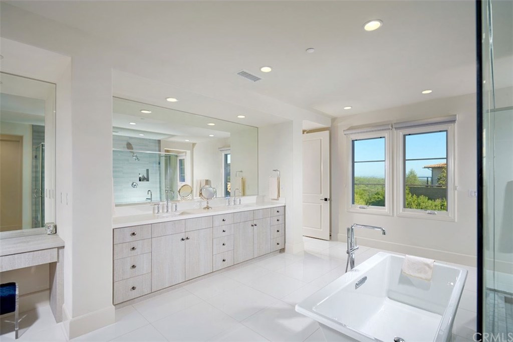 16 Seawatch Newport Coast, CA 92657 - Photo 10 of 18