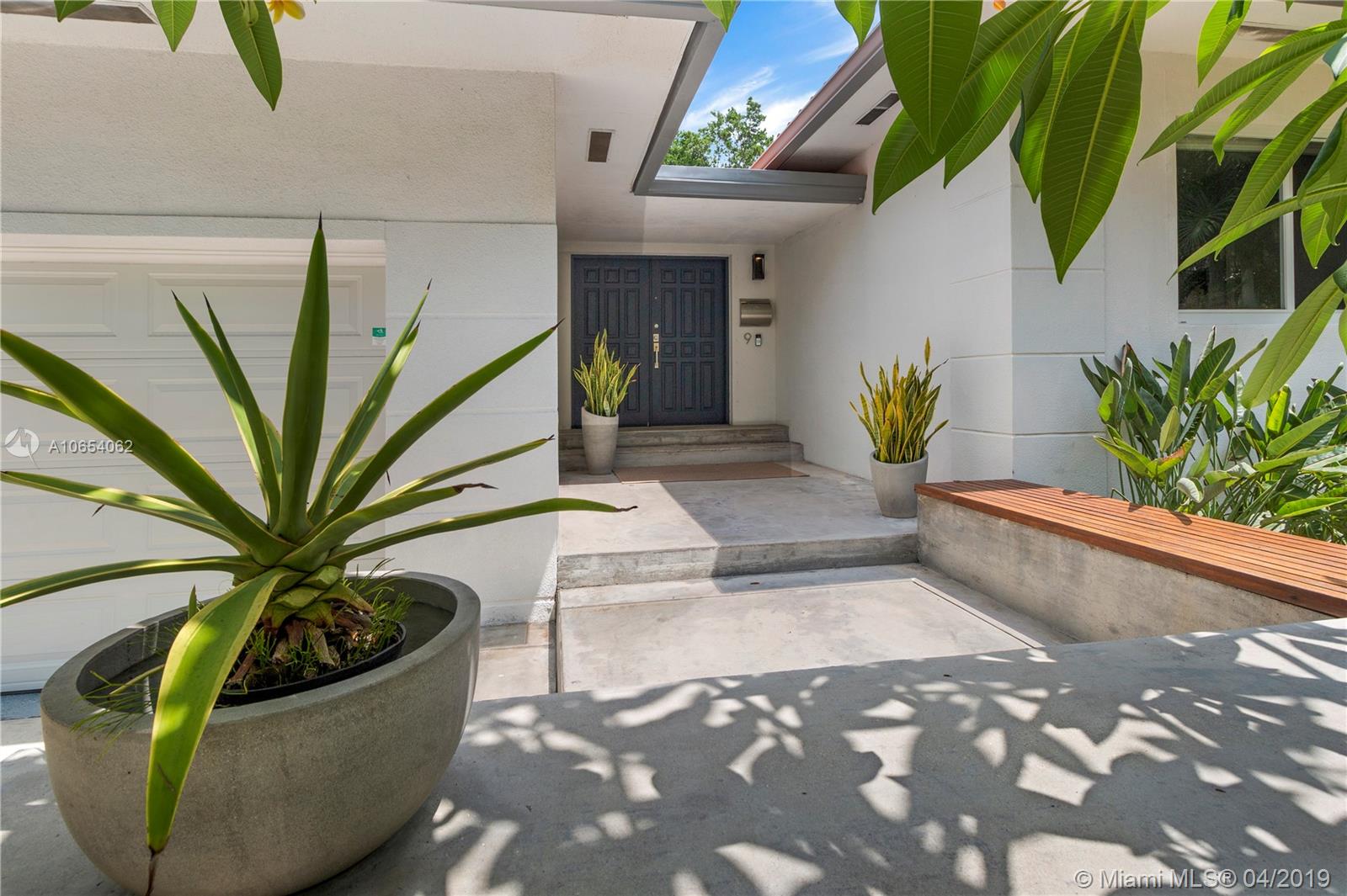 9 Pinta Road Miami, FL 33133 - Photo 2 of 22