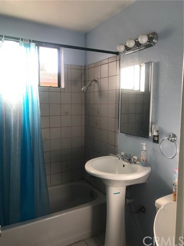 152 East Rosewood Street Rialto, CA 92376 - Photo 9 of 12