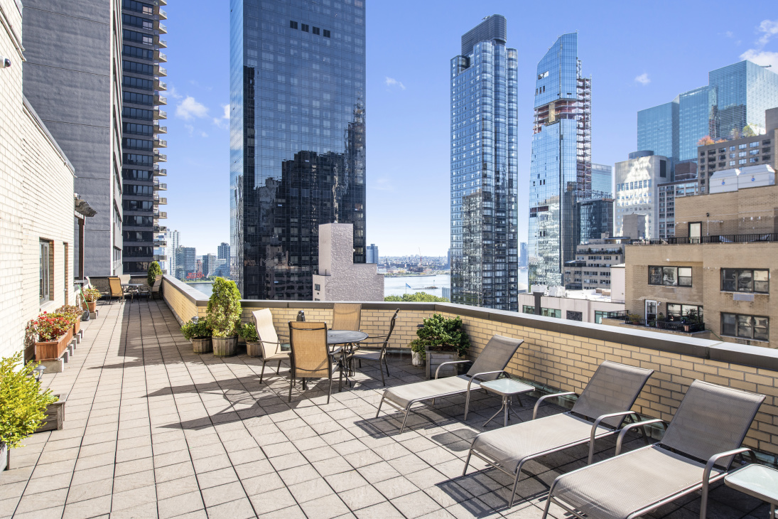 Marlo Towers 301 E 48th St, Manhattan, NY 10017 - Photo 8 of 8