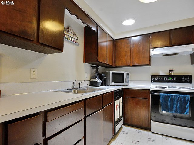 20145 Southwest Cascadia Street Aloha, OR 97078 - Photo 9 of 17 Gallery Image 9