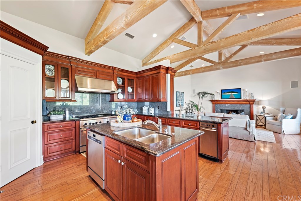 1356 Skyline Drive Laguna Beach, CA 92651 - Photo 13 of 35