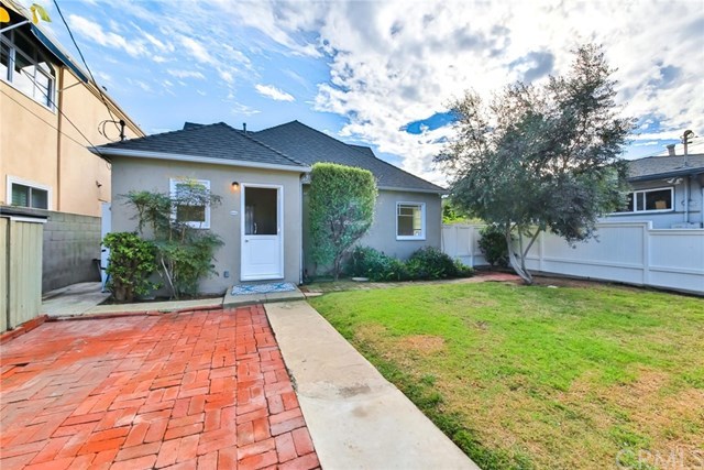 925 15th Place Hermosa Beach, CA 90254 - Photo 15 of 24 Backyard facing House