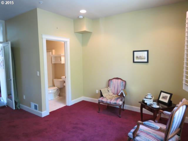 2370 Northwest Raleigh Street, Unit 6 Portland, OR 97210 - Photo 15 of 16 Gallery Image 15