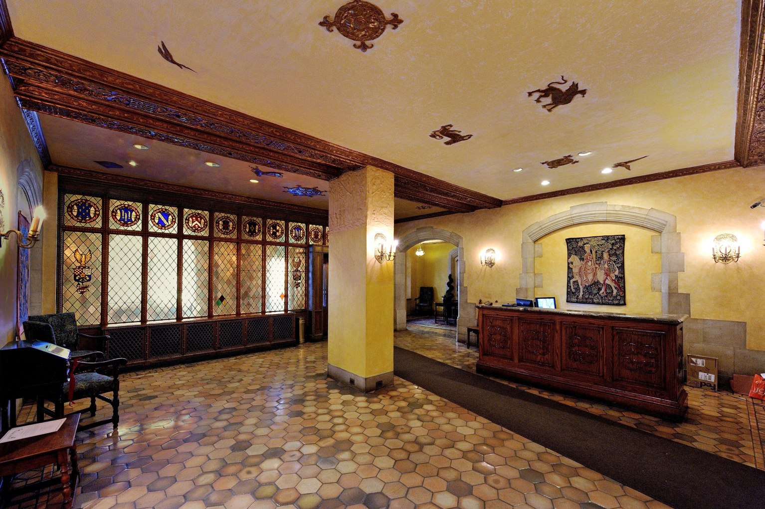 25 Tudor City Place, Unit 301 Manhattan, NY 10017 - Photo 4 of 6