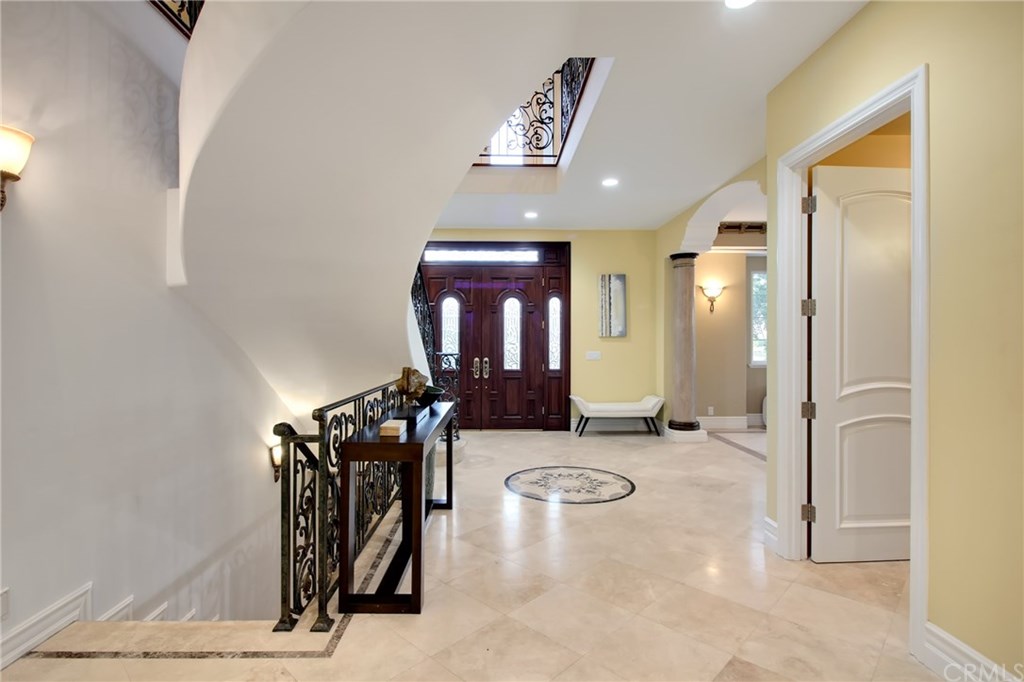 22436 North Summit Ridge Circle Chatsworth, CA 91311 - Photo 8 of 39