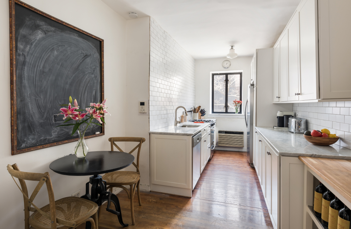 210 6th Avenue, Unit 2D Manhattan, NY 10012 - Photo 2 of 4