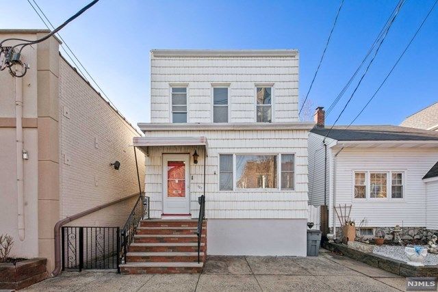 $2,200 | 127 Centre Avenue, Unit 1, Secaucus, NJ 07094