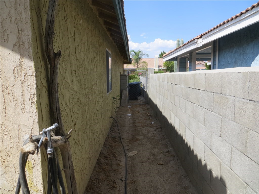 371 Red Spruce Place Perris, CA 92570 - Photo 7 of 10