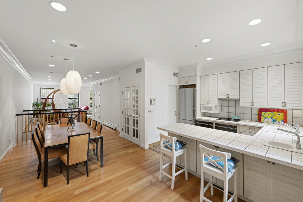 319 East 6th Street Manhattan, NY 10003 - Photo 11 of 26