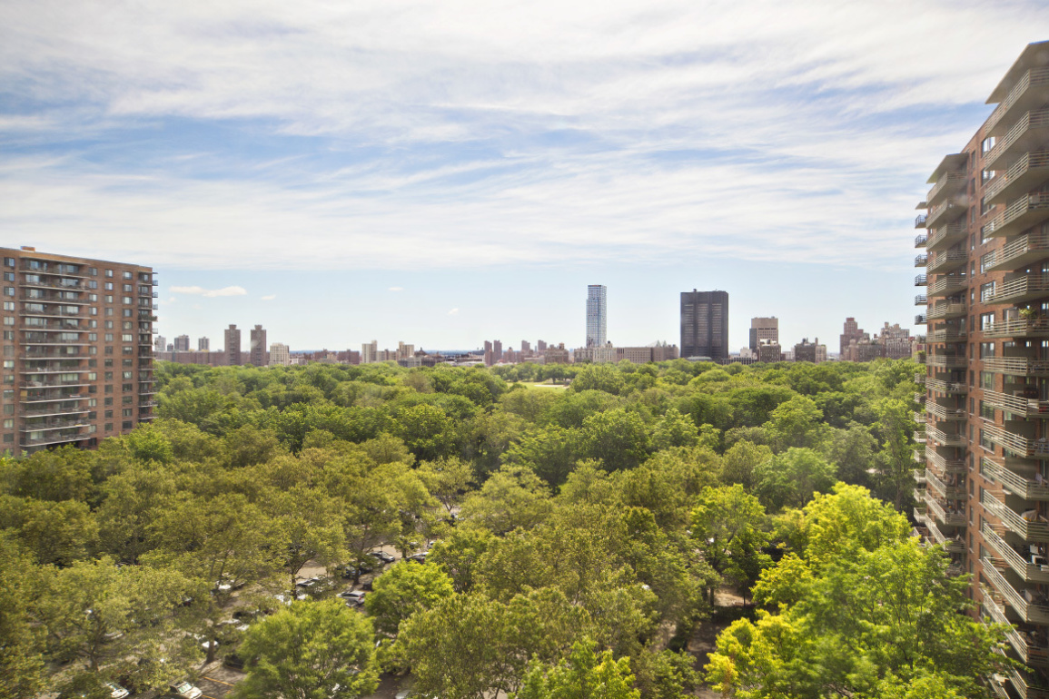 382 Central Park West, Unit 12C Manhattan, NY 10025 - Photo 4 of 5