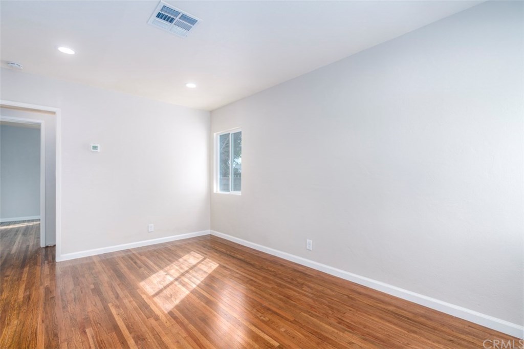 2412 Strong Avenue Commerce, CA 90040 - Photo 5 of 32