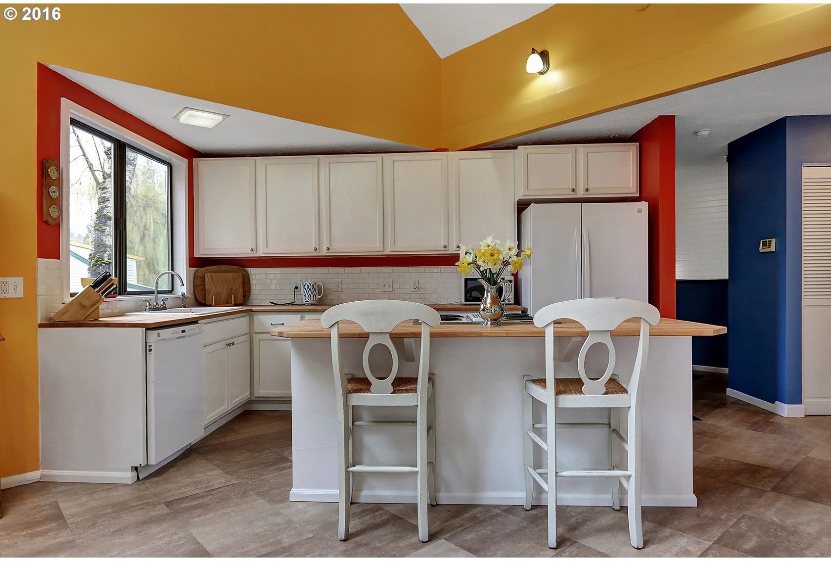 8017 Southwest Taylors Ferry Road Portland, OR 97223 - Photo 8 of 21 Gallery Image 8