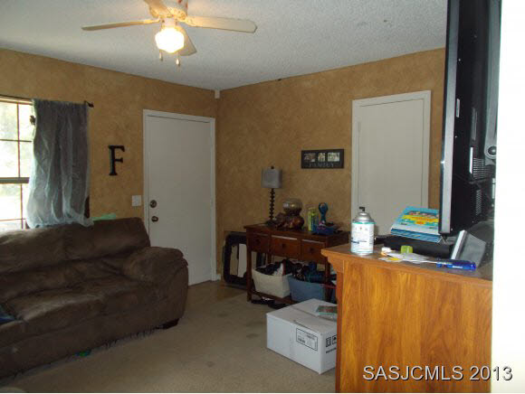140 Cornell Road St. Augustine, FL 32086 - Photo 2 of 12 Living Room