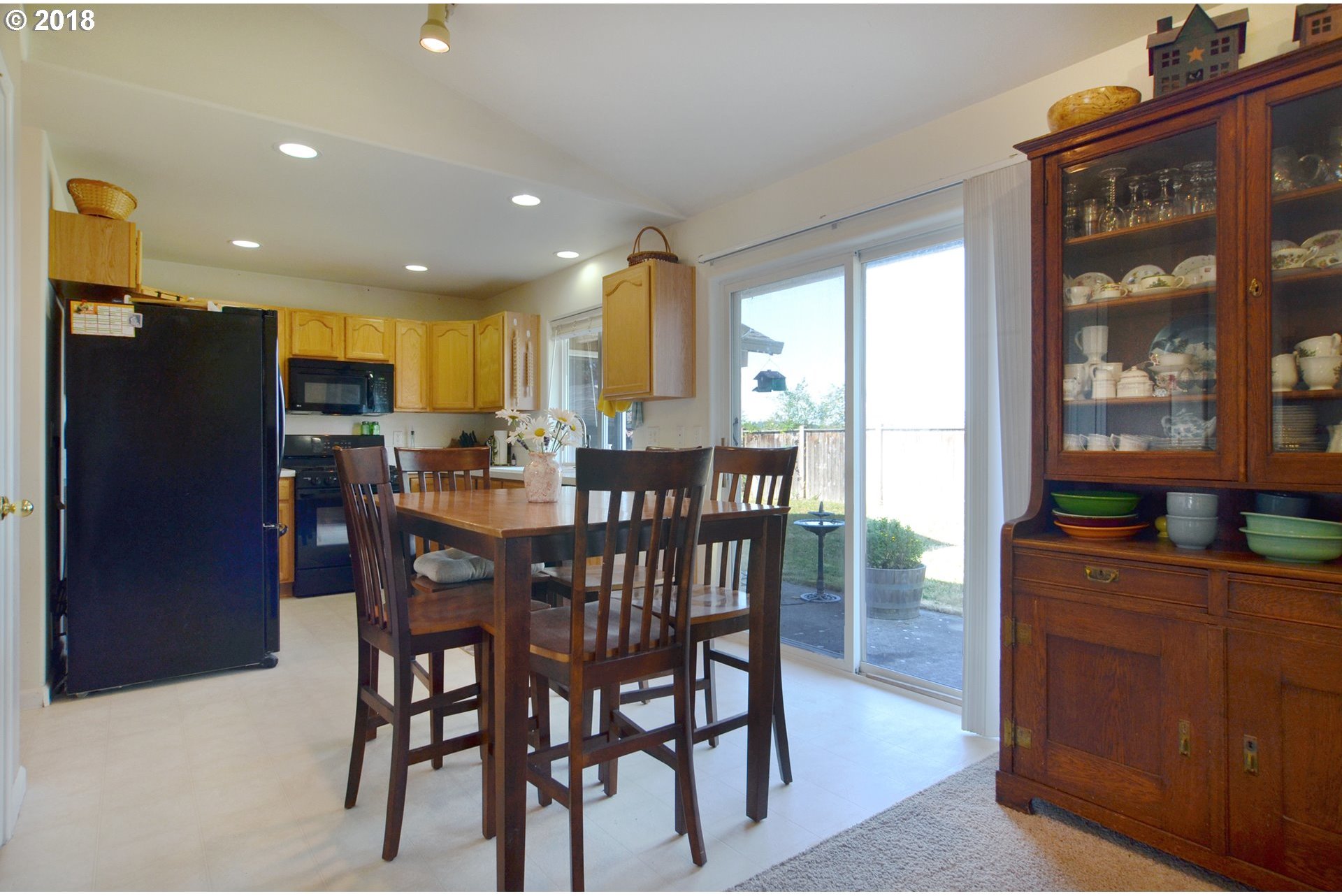 1648 Iron Horse Road Eugene, OR 97402 - Photo 11 of 24 Gallery Image 11