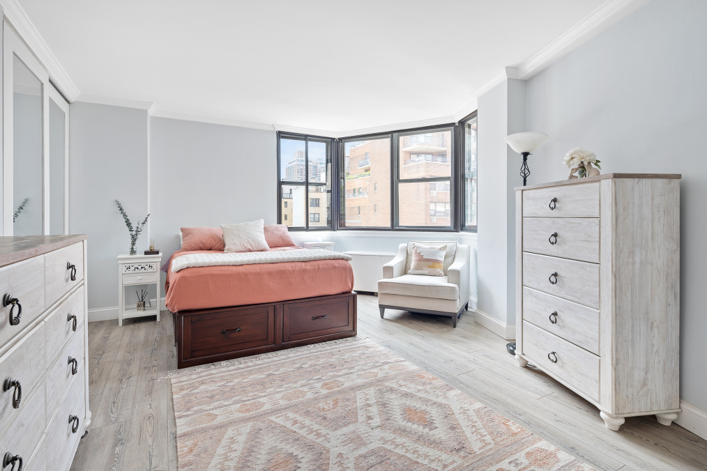 225 East 36th Street, Unit 9N Manhattan, NY 10016 - Photo 3 of 11