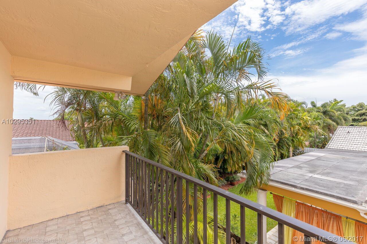 35 Southwest 136th Court Miami, FL 33184 - Photo 22 of 36