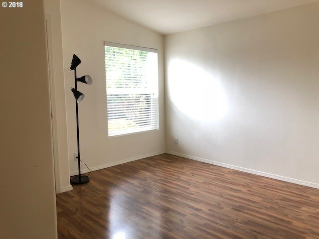 402 Sherwood Loop Florence, OR 97439 - Photo 2 of 32