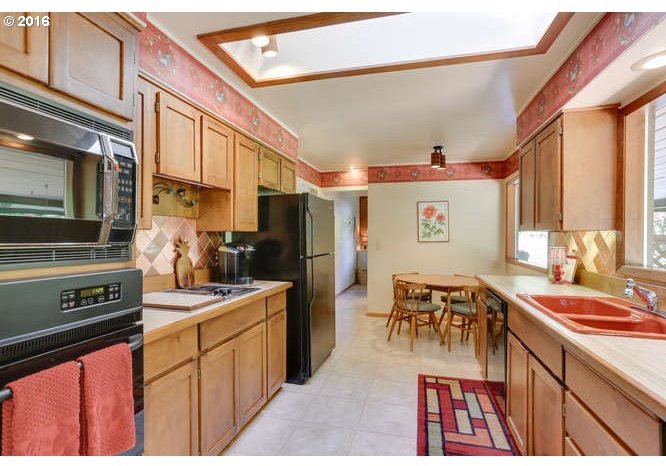 17185 Southwest Alexander Street Aloha, OR 97003 - Photo 14 of 32 Gallery Image 14