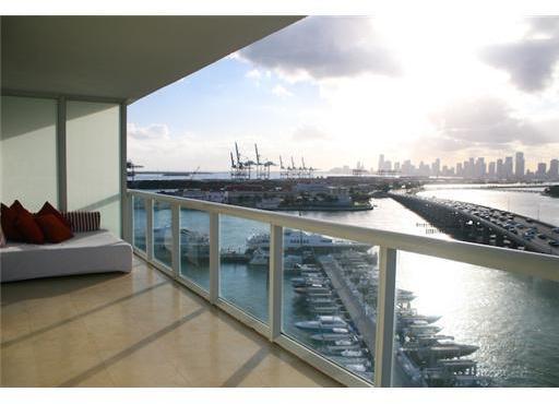 450 Alton Road, Unit 1102 Miami Beach, FL 33139 - Photo 2 of 16