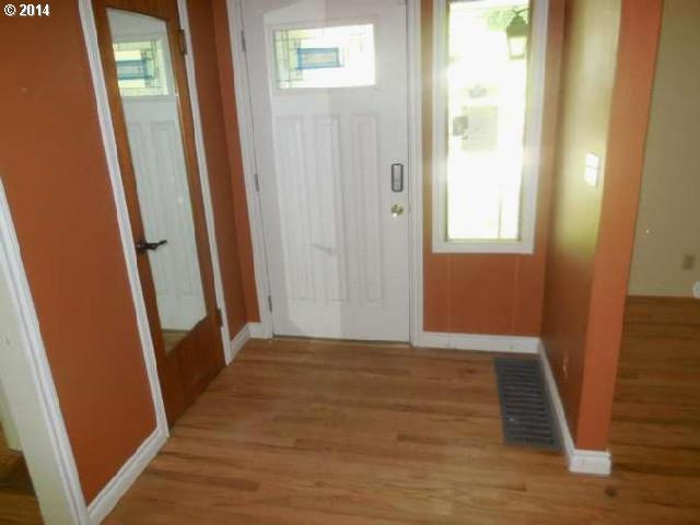 7140 Southwest Childs Road Lake Oswego, OR 97035 - Photo 5 of 7 Gallery Image 5