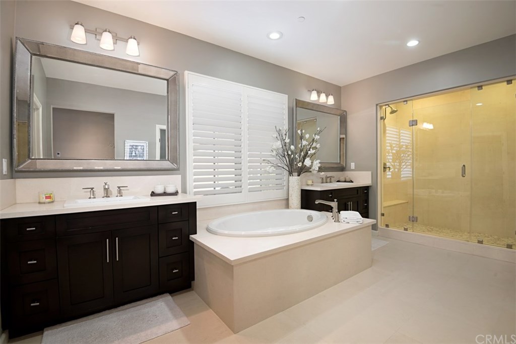 53 Livia Irvine, CA 92618 - Photo 28 of 67 Master Bathroom