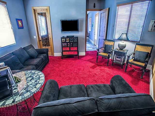 1223 Crestview Drive Cardiff-by-the-Sea, CA 92007 - Photo 14 of 25 Guest House Bedroom