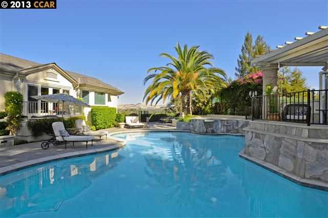 986 Ridge Drive Concord, CA 94518 - Photo 1 of 1