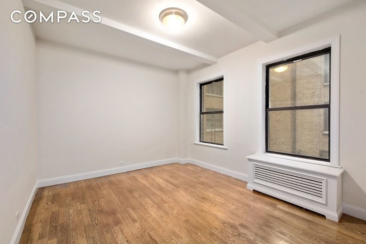 207 West 106th Street, Unit 9E Manhattan, NY 10025 - Photo 2 of 5