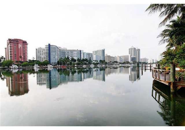 5311 Pine Tree Drive Miami Beach, FL 33140 - Photo 4 of 25