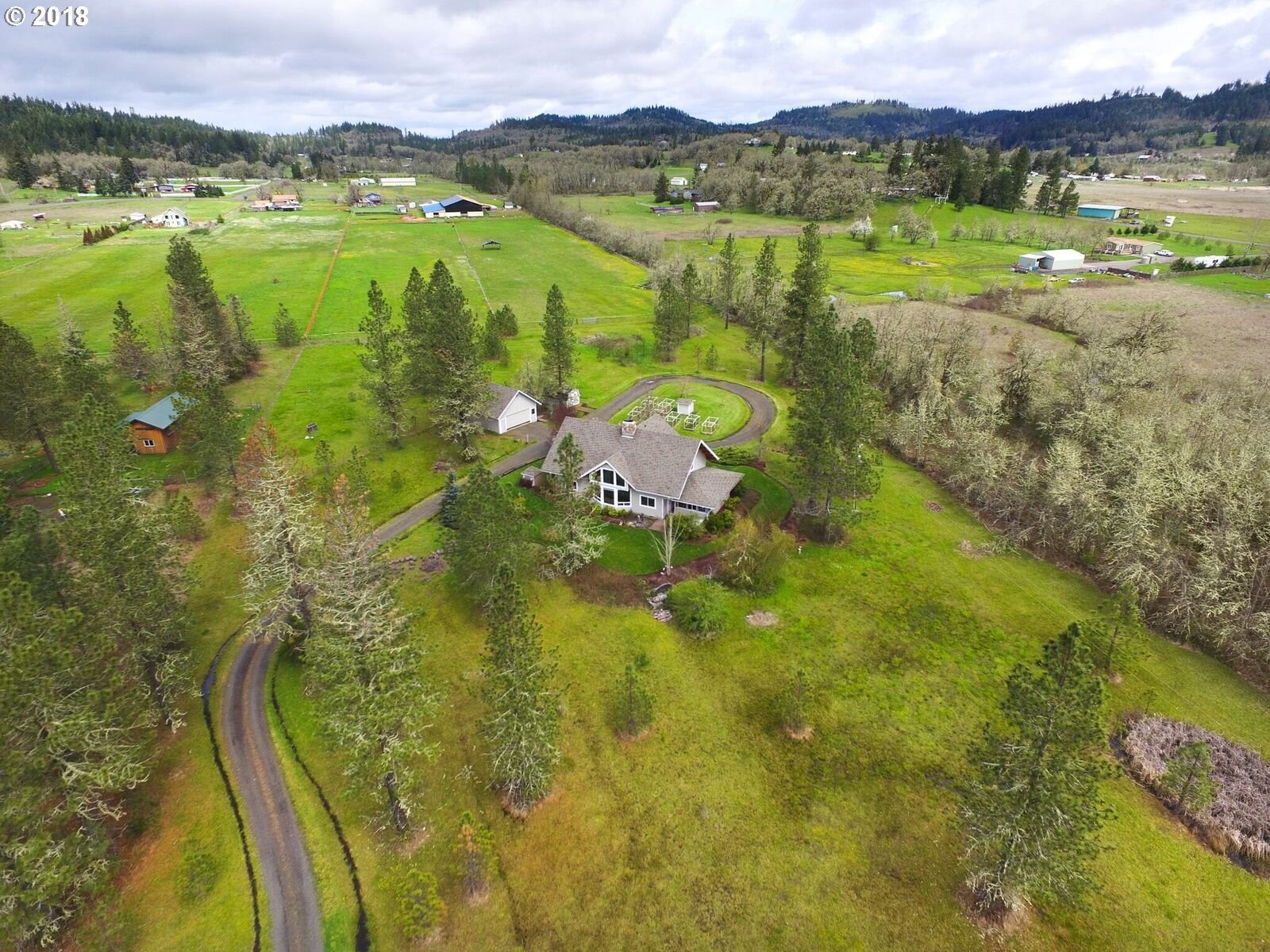 28533 Restwell Road Eugene, OR 97402 - Photo 1 of 32 Gallery Image 1