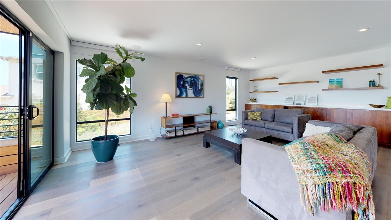 1048 Eolus Avenue Encinitas, CA 92024 - Photo 9 of 25