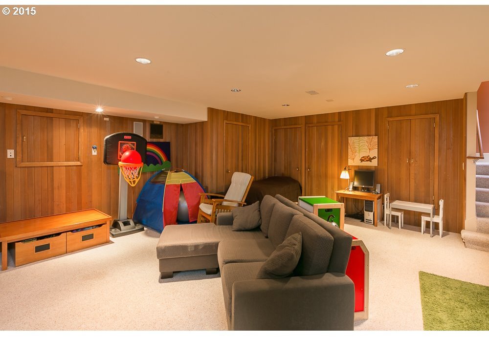 6433 Southwest Laber Road Portland, OR 97221 - Photo 14 of 27