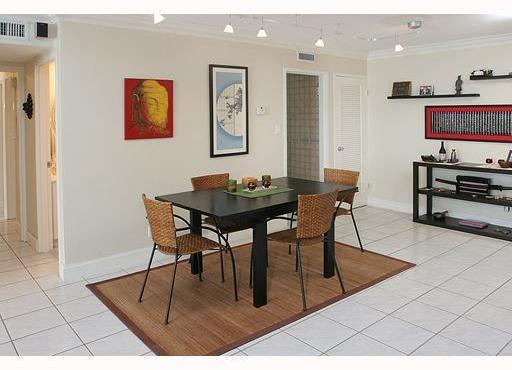 9225 Collins Avenue, Unit 903 Surfside, FL 33154 - Photo 12 of 15