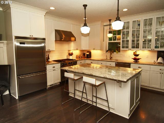 6927 Southwest 27th Avenue Portland, OR 97219 - Photo 5 of 16